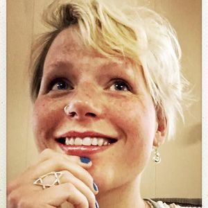 Meet your Posher, Becca